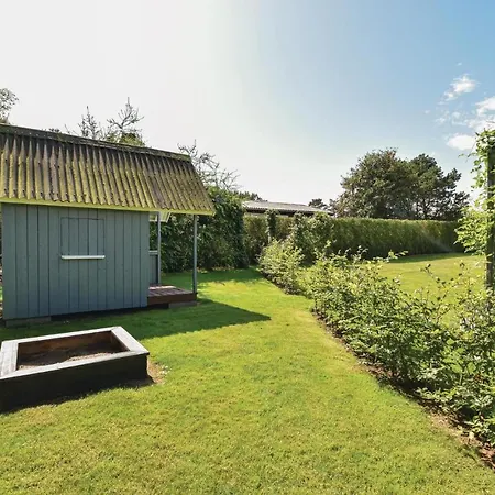 Four-bedroom Holiday In Vakantiehuis Assens